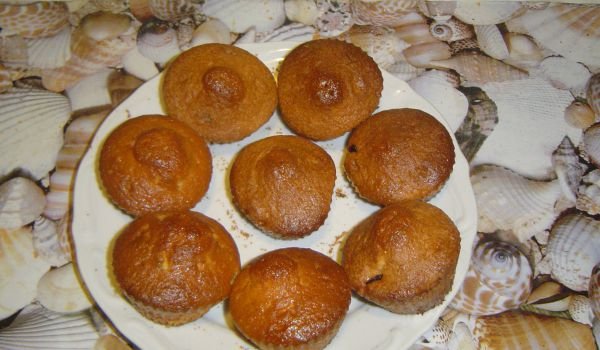 Мъфини с яйца, кисело мляко и ванилия