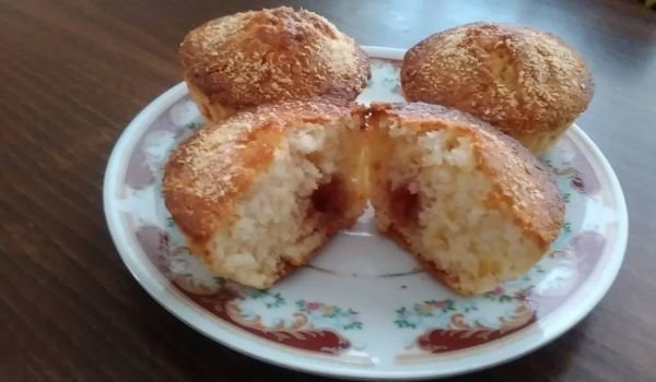 Мъфини с конфитюр от малини и кокос