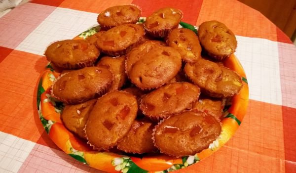Мъфини с локум и ябълки