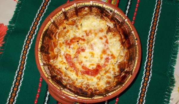 Мъжка запеканка с месо и чили сос