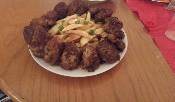 Мъжки кюфтета за маса