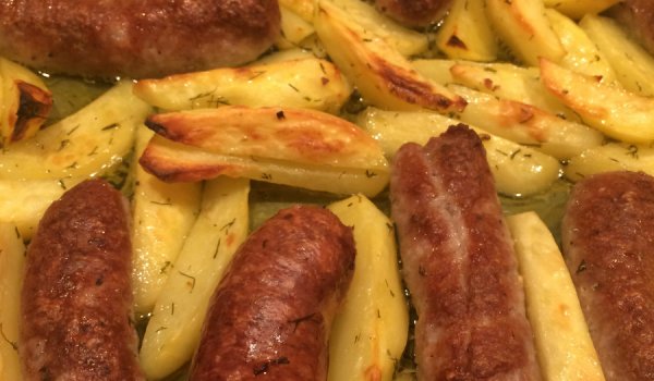 Мъжки обяд с картофки и наденички