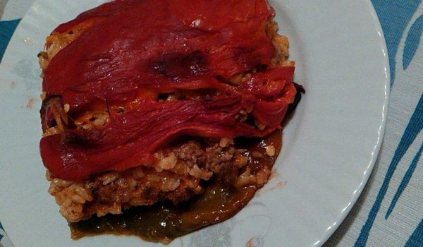 Мързеливи редени пълнени чушки