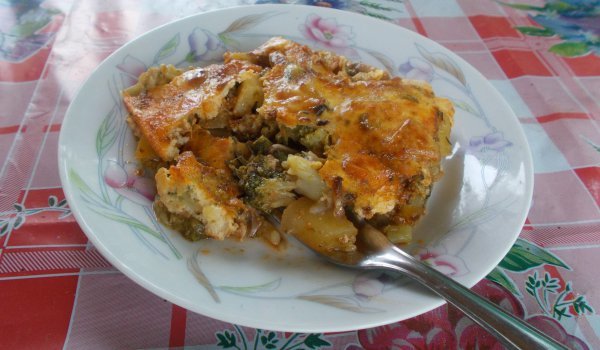 Мусака с броколи и кайма