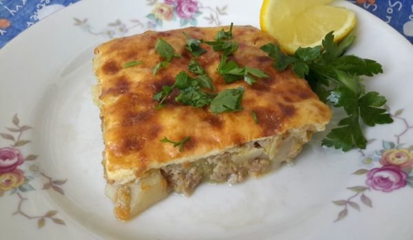 Мусака с кайма, тиквички и картофи