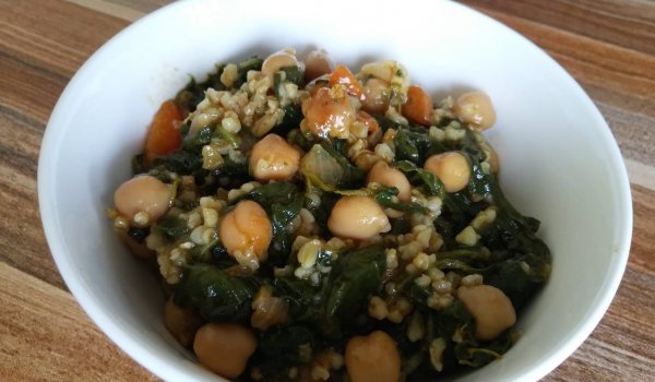 Нахут със спанак