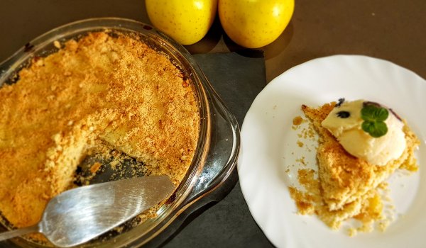 Най-лесният и вкусен крамбъл с ябълки