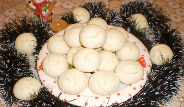 Напукани бели топки с нишесте