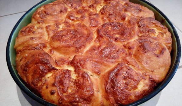 Непретенциозна и вкусна кашкавалена баница
