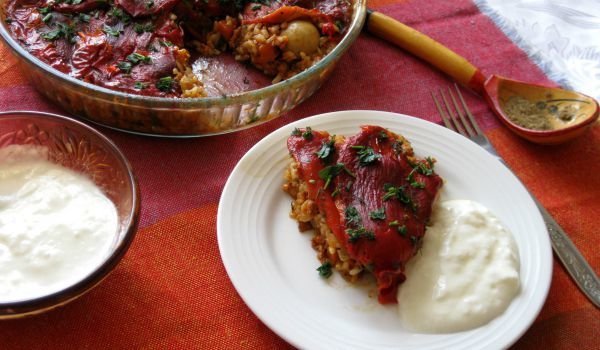 Непълнени чушки с кайма, ориз и гъби