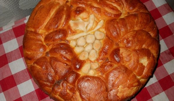 Неустоима питка на конци с грозд