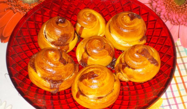 Неустоими изригващи шоколадови вулкани