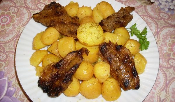 Неустоими картофки соте с крехко беконче