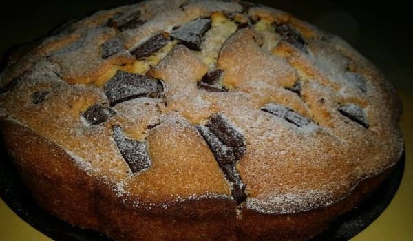 Невероятен сладкиш с шоколад и сладко
