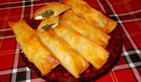 Невероятни банички с лапад и яйца със сирене