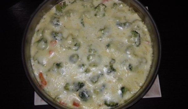 Невероятни броколи в млечно-сметанов сос