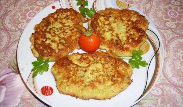 Невероятно вкусни кюфтета от тиквички и сирене