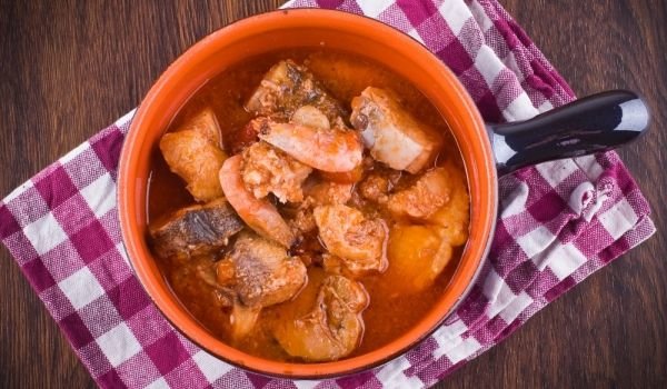 Никулденски гювеч с шаран