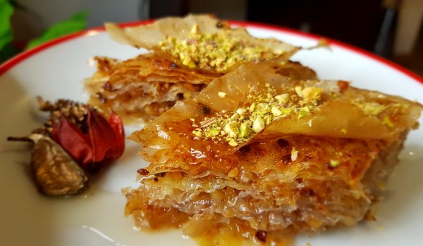 Новогодишна баклава с шамфъстък