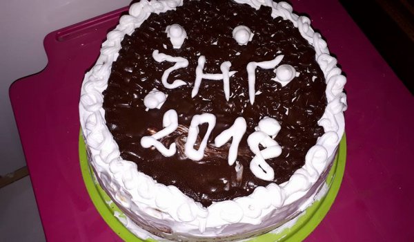 Новогодишна шоколадова торта със сметана и банани