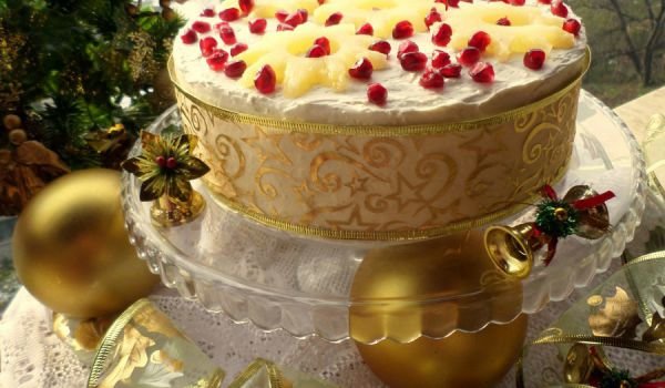Новогодишна торта Снежна целувка
