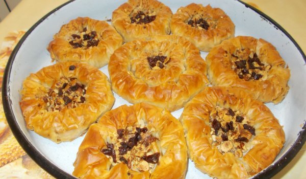 Новогодишни баклавички с лешници