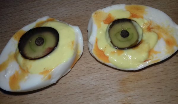 Очни ябълки за Хелоуин