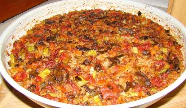 Охлюви с тиквички и ориз на фурна