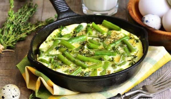 Омлет с грах и пресен лук