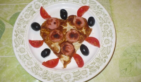 Омлет с кренвирш и кашкавал