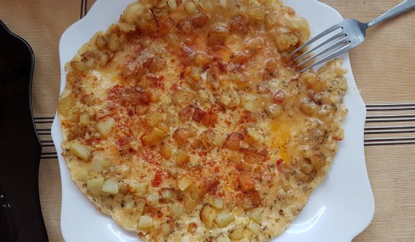 Омлет с пържени картофки