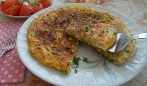 Омлет с тиквички, моркови и сирене