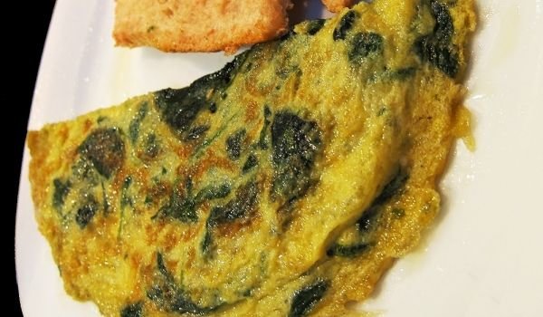 Омлет със спанак и мляко