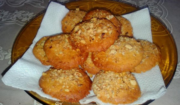 Орехови меденки с кисело мляко и мед