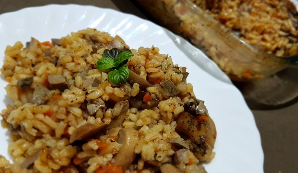 Ориз с агнешки дроб и сърце, гъби и мента