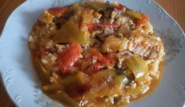 Ориз с чушки, домати и месо