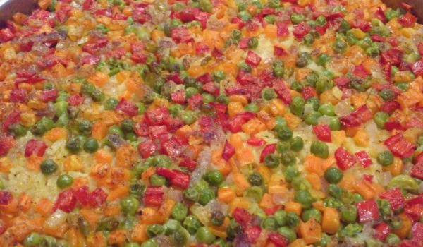 Ориз с грах и моркови на фурна