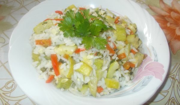 Ориз с тиквички и чушки