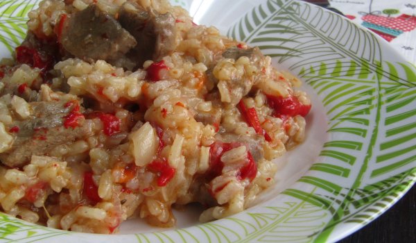 Ориз със свински късчета и чушки