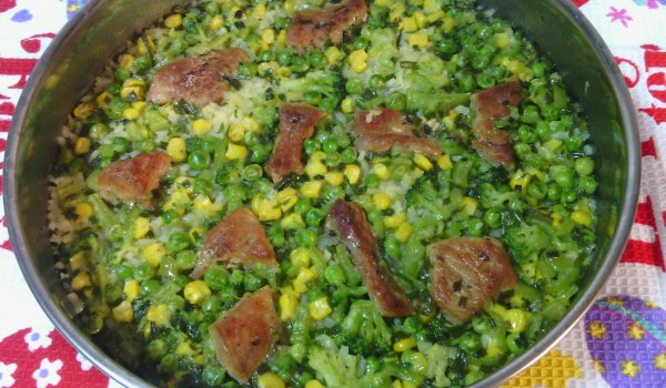 Ориз със зеленчуци и свинско месо