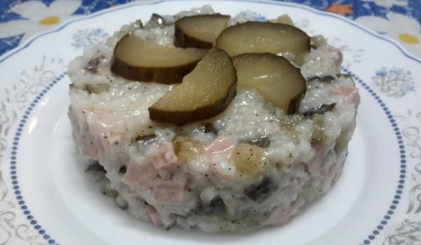Оризова салата с орехово олио