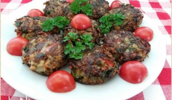 Оризови кюфтенца с чиа и магданоз
