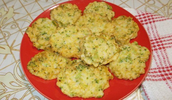 Оризови тиганици с броколи