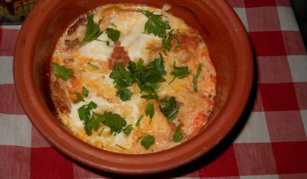 Овчарски гювечета с кайма