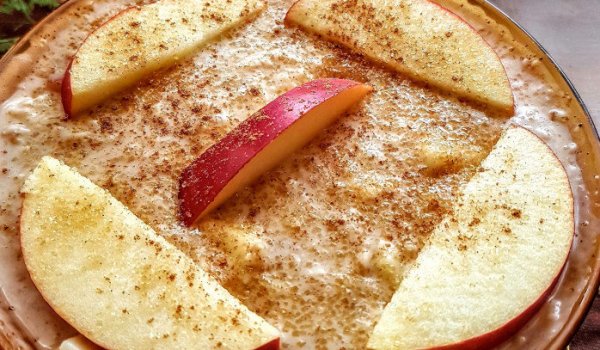 Овесена каша с вкус на ябълков пай