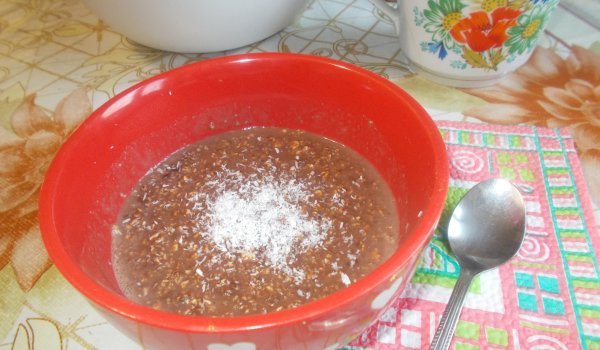 Овесена закуска с чия и парченца шоколад