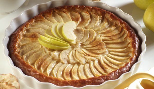 Пай с ябълки и ананас