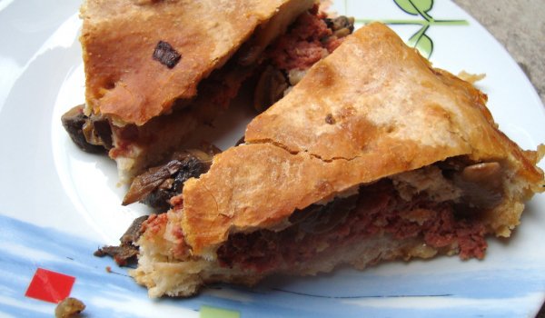 Пай с кайма и диви гъби