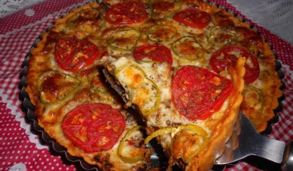 Пай с кайма и кашкавал