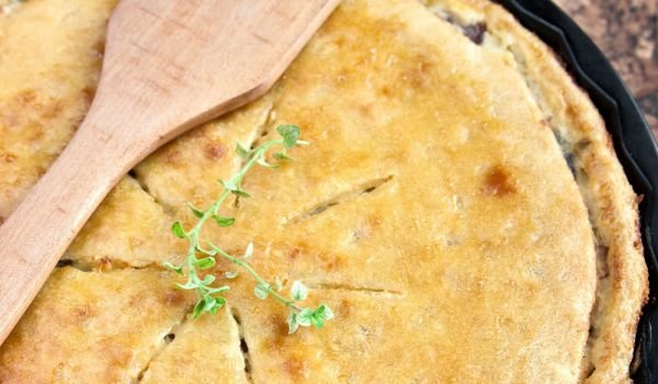 Пай с месо и бутертесто